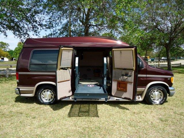 2000 Ford Econoline 4WD SLT
