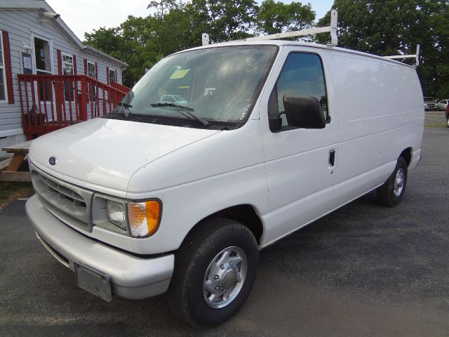 2000 Ford Econoline S 2-door Hatchback