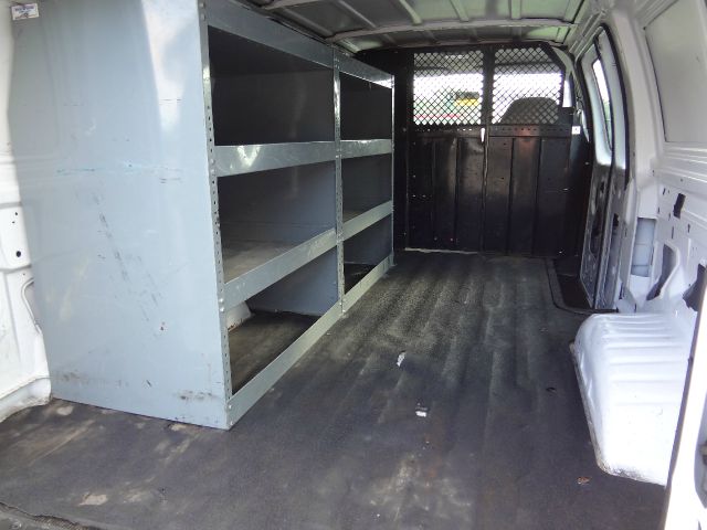 2000 Ford Econoline S 2-door Hatchback