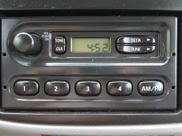 2000 Ford Econoline S 2-door Hatchback