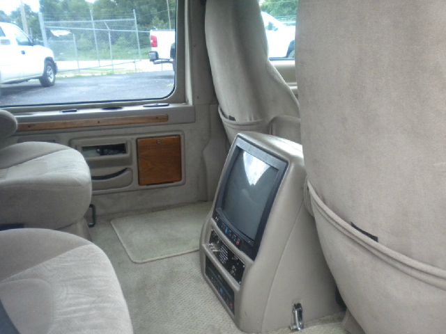 2001 Ford Econoline 328 Ci