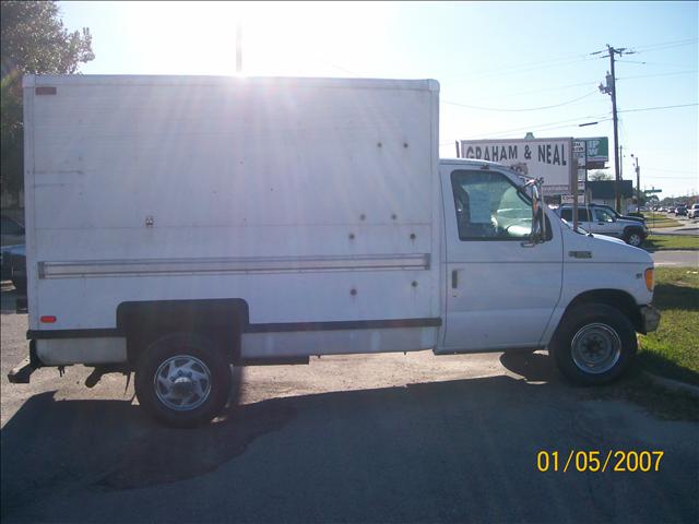 2001 Ford Econoline Base