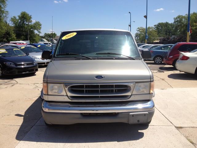 2001 Ford Econoline Base