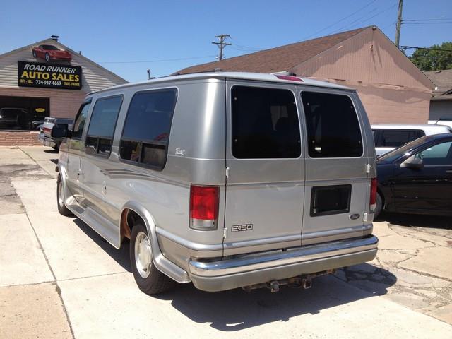 2001 Ford Econoline Base