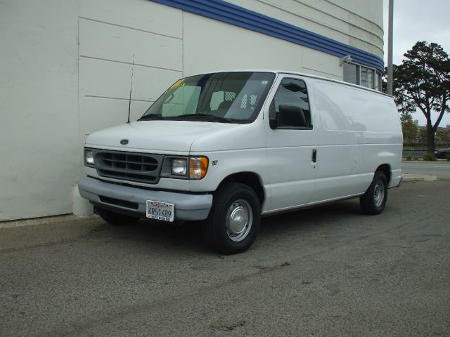 2001 Ford Econoline 328 Ci