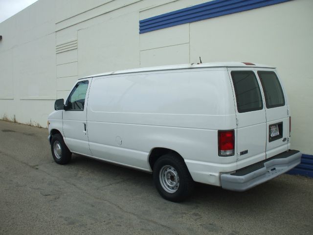 2001 Ford Econoline 328 Ci