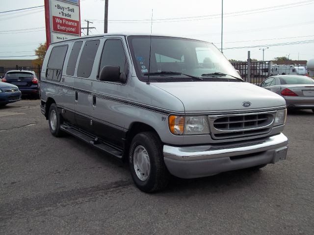 2001 Ford Econoline 328 Ci