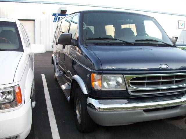 2001 Ford Econoline 2.5i Wagon