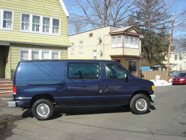 2001 Ford Econoline Base