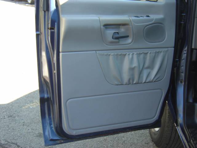 2001 Ford Econoline Base