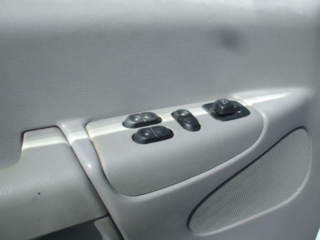 2002 Ford Econoline 328 Ci