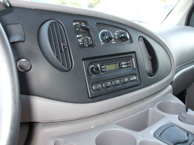 2002 Ford Econoline 328 Ci