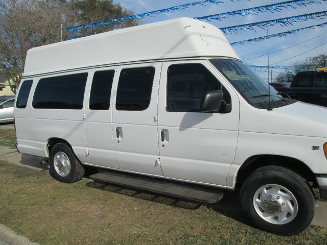 2002 Ford Econoline 2.5 S Model