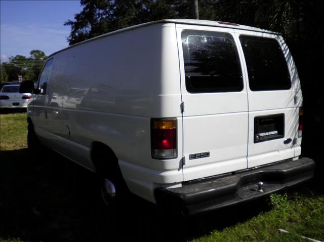 2002 Ford Econoline Base
