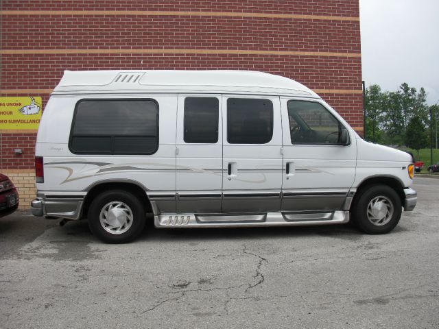 2002 Ford Econoline 328 Ci