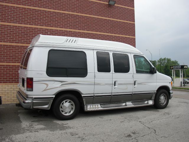2002 Ford Econoline 328 Ci
