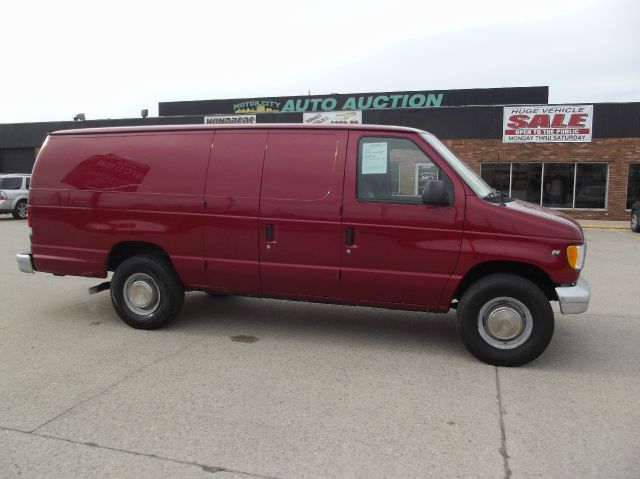 2002 Ford Econoline 2.5 S Model