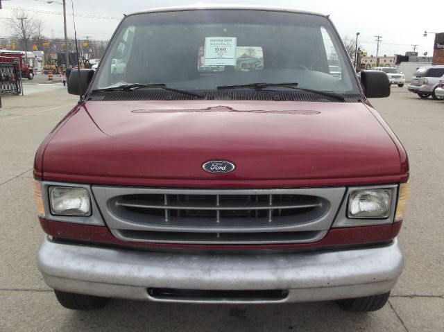 2002 Ford Econoline 2.5 S Model