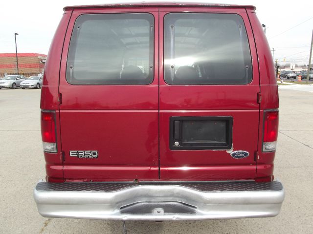 2002 Ford Econoline 2.5 S Model