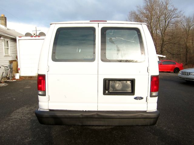 2002 Ford Econoline 2.5 S Model