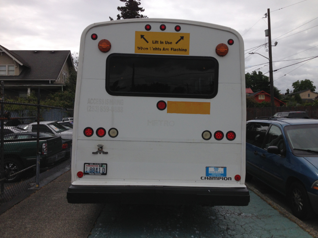 2002 Ford Econoline 2003 Saturn L-series