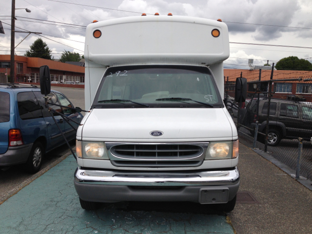 2002 Ford Econoline 2003 Saturn L-series
