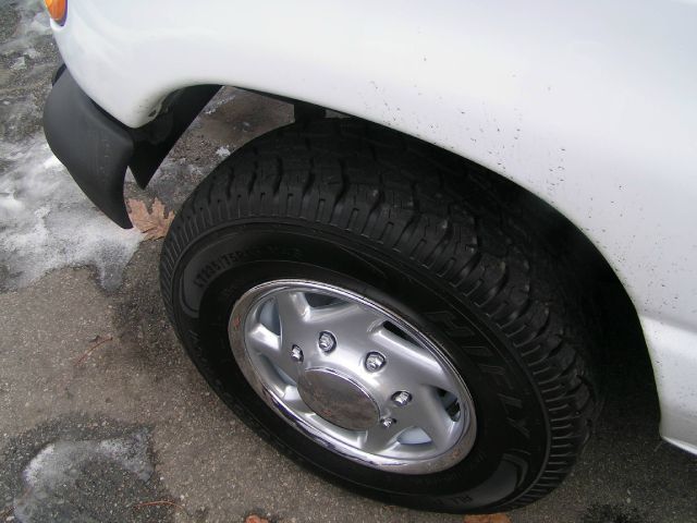 2002 Ford Econoline 328 Ci