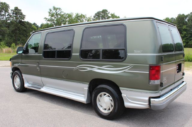 2002 Ford Econoline 328 Ci
