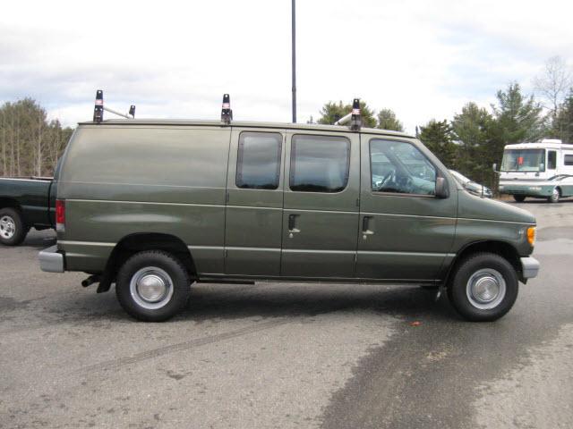 2002 Ford Econoline SP AWD MR BOSE Rstrt