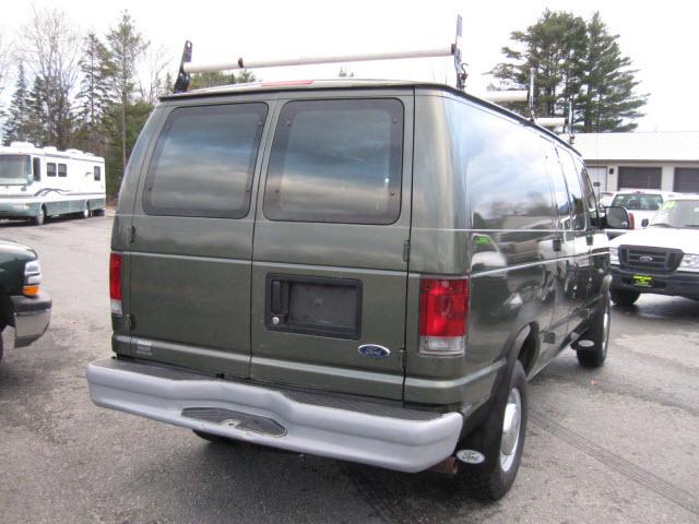 2002 Ford Econoline SP AWD MR BOSE Rstrt
