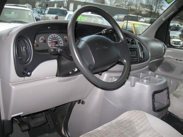 2002 Ford Econoline SP AWD MR BOSE Rstrt