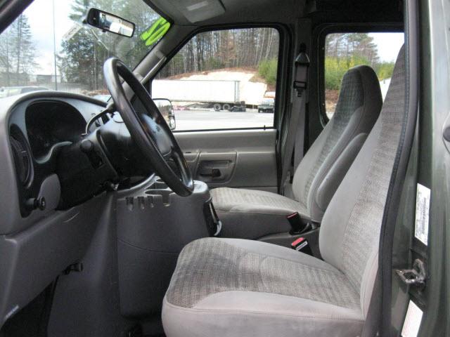 2002 Ford Econoline SP AWD MR BOSE Rstrt
