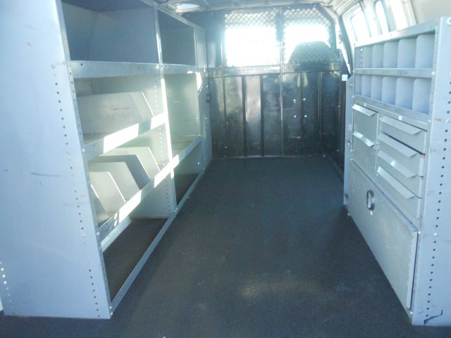 2002 Ford Econoline 328 Ci