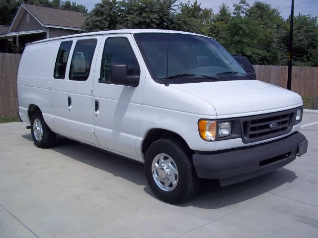 2003 Ford Econoline SE Truck