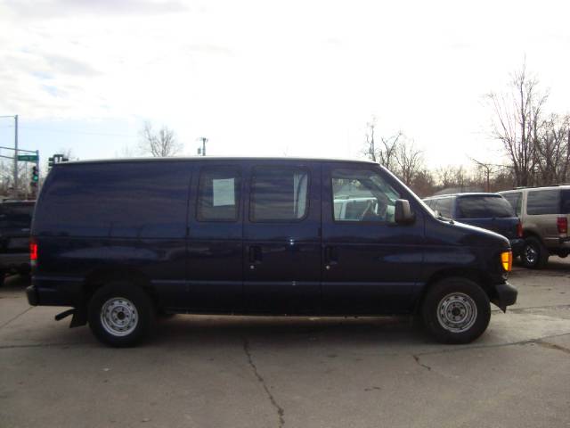 2003 Ford Econoline 2.5i Wagon