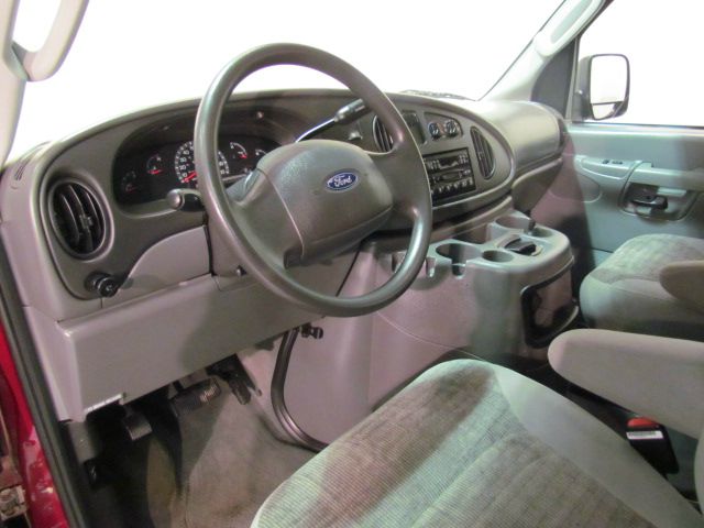 2003 Ford Econoline SE Truck