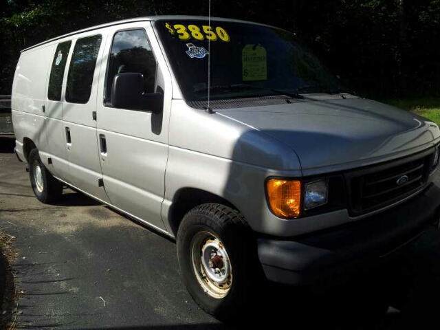 2003 Ford Econoline 2.5i Wagon