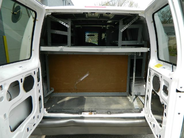 2003 Ford Econoline SE Truck