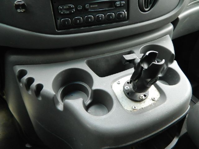 2003 Ford Econoline SE Truck