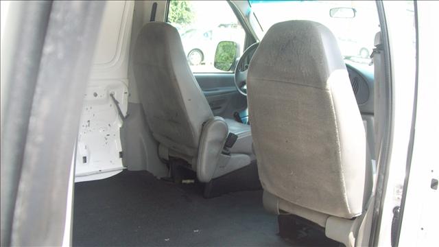 2003 Ford Econoline 2.5i Wagon