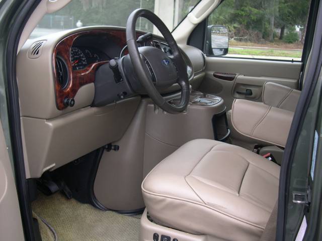 2003 Ford Econoline 4dr 4WD SLE Commercial