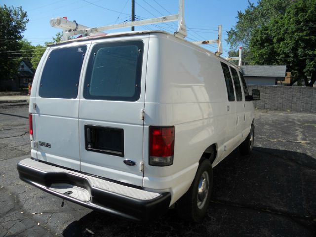 2003 Ford Econoline CREW XLT
