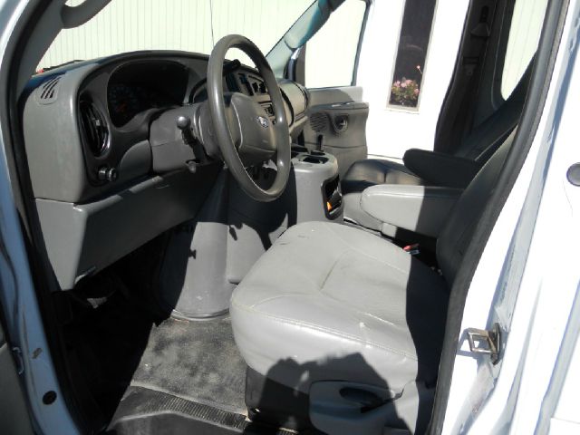 2003 Ford Econoline CREW XLT