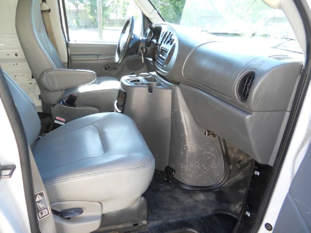 2003 Ford Econoline CREW XLT