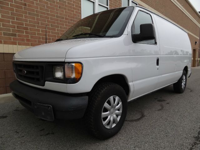 2003 Ford Econoline SE Truck