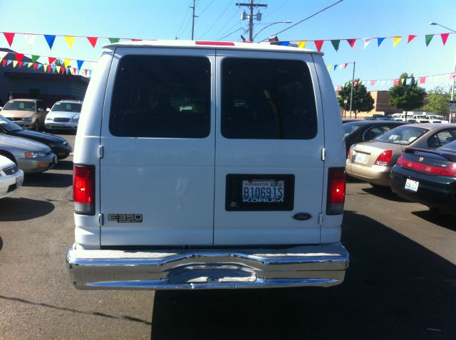 2003 Ford Econoline 2.5 S Model