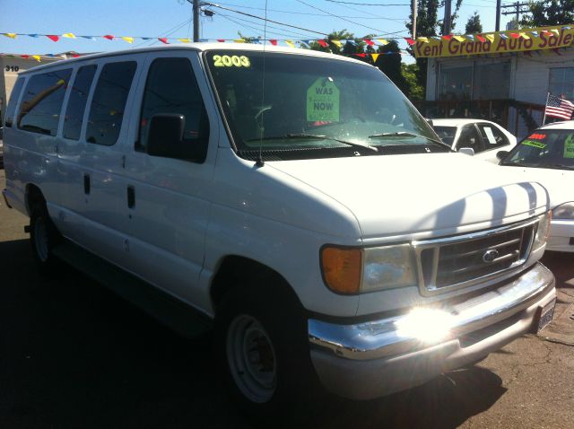 2003 Ford Econoline 2.5 S Model