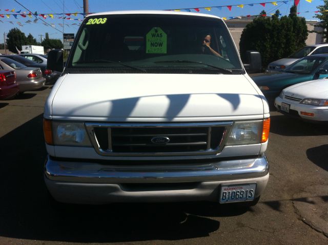 2003 Ford Econoline 2.5 S Model