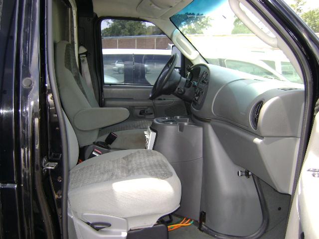 2003 Ford Econoline SE Sport