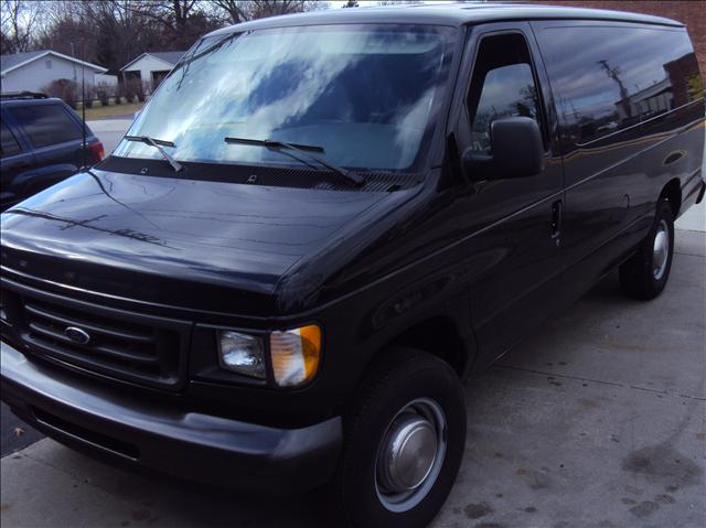 2003 Ford Econoline Base